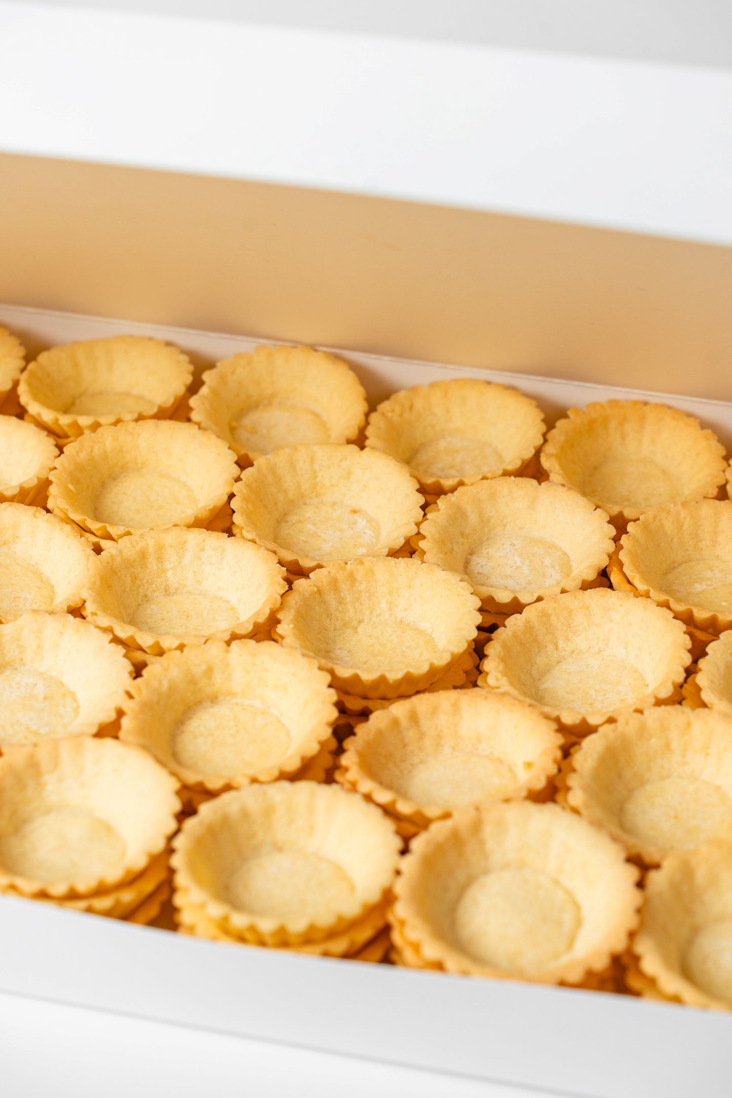 Medium Old Fashioned Sweet Tart Shells (84 pcs. per tray)