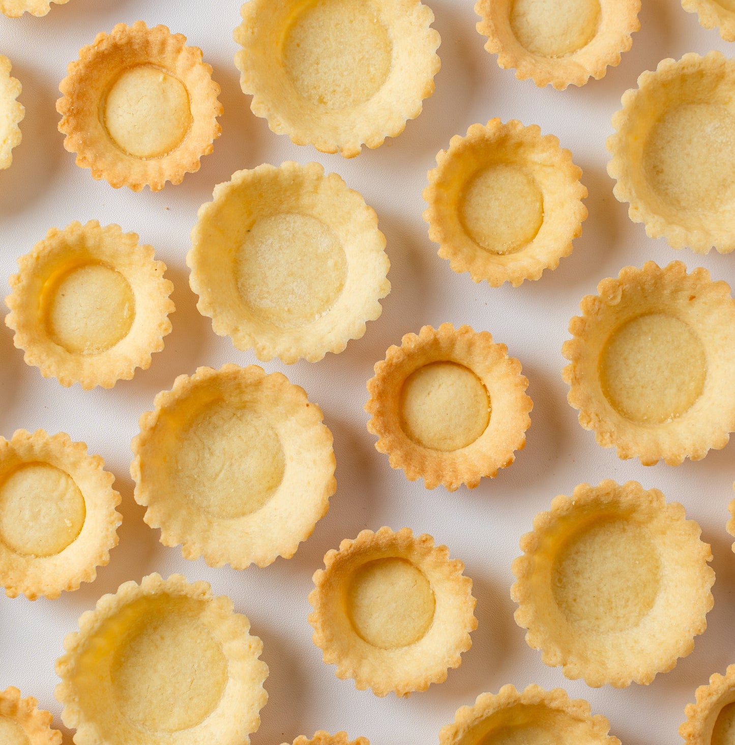 Mini Old Fashioned SweetTart Shells (168 pcs. per tray)