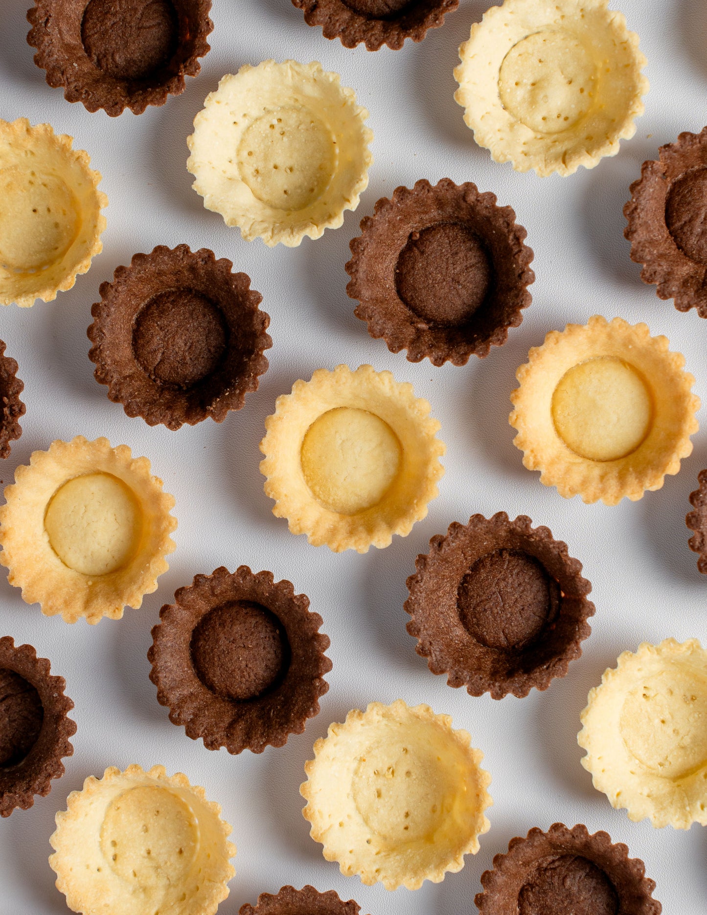 Medium Old Fashioned Chocolate Tart Shells (84 pcs. per tray)