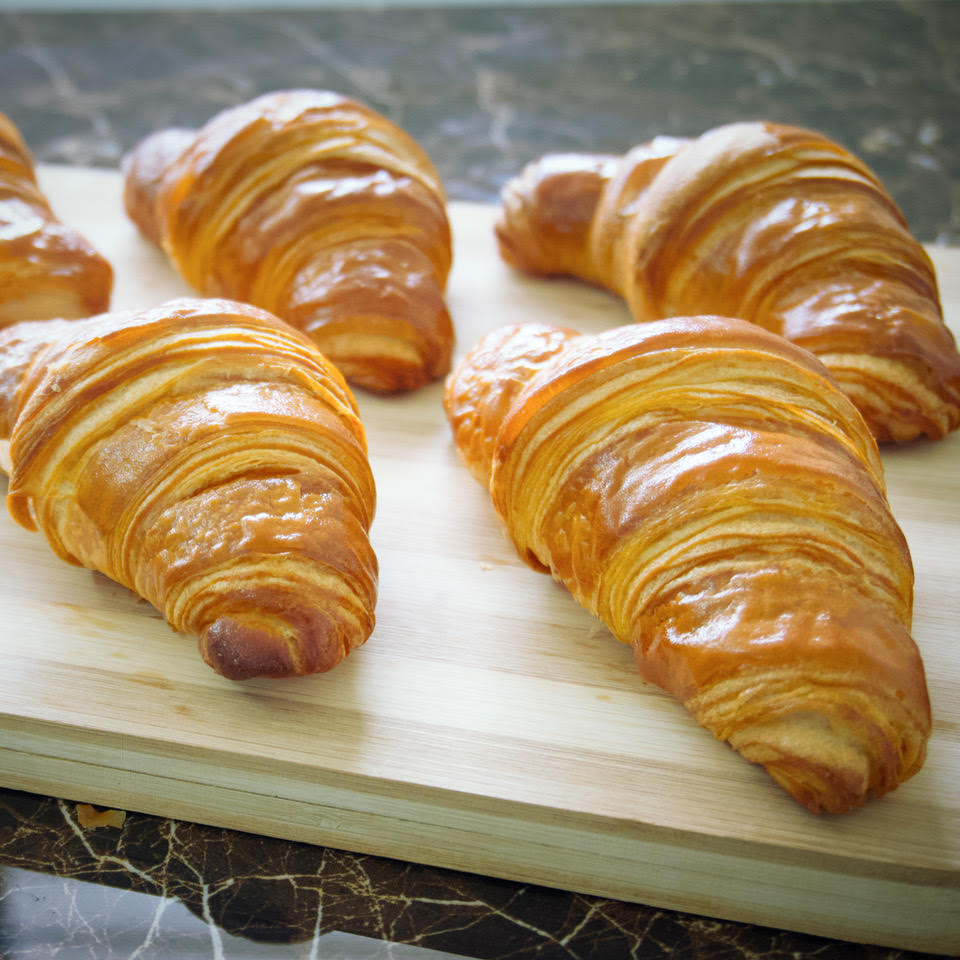 Bake-it-Yourself Frozen Premium Butter Croissants (12 pcs)