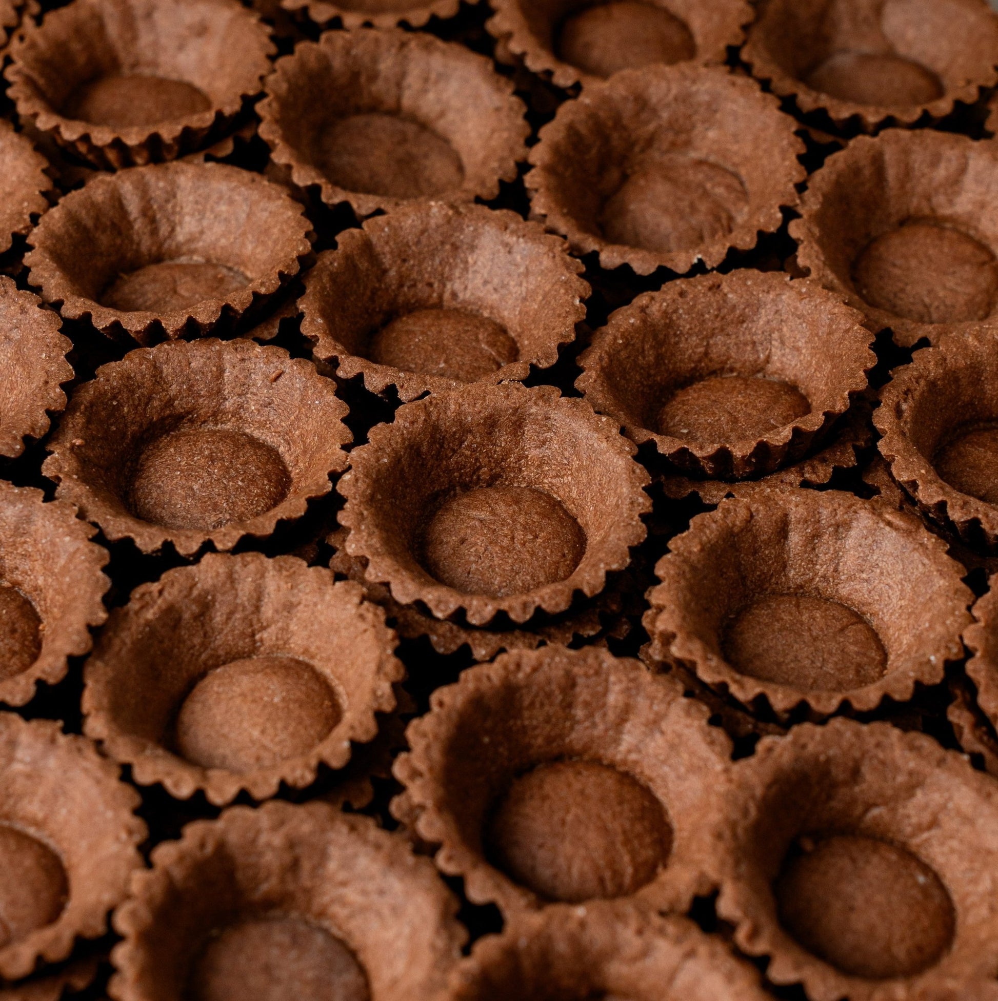 Medium Old Fashioned Chocolate Tart Shells (84 pcs. per tray) - Fluffyummy Gastrogroup