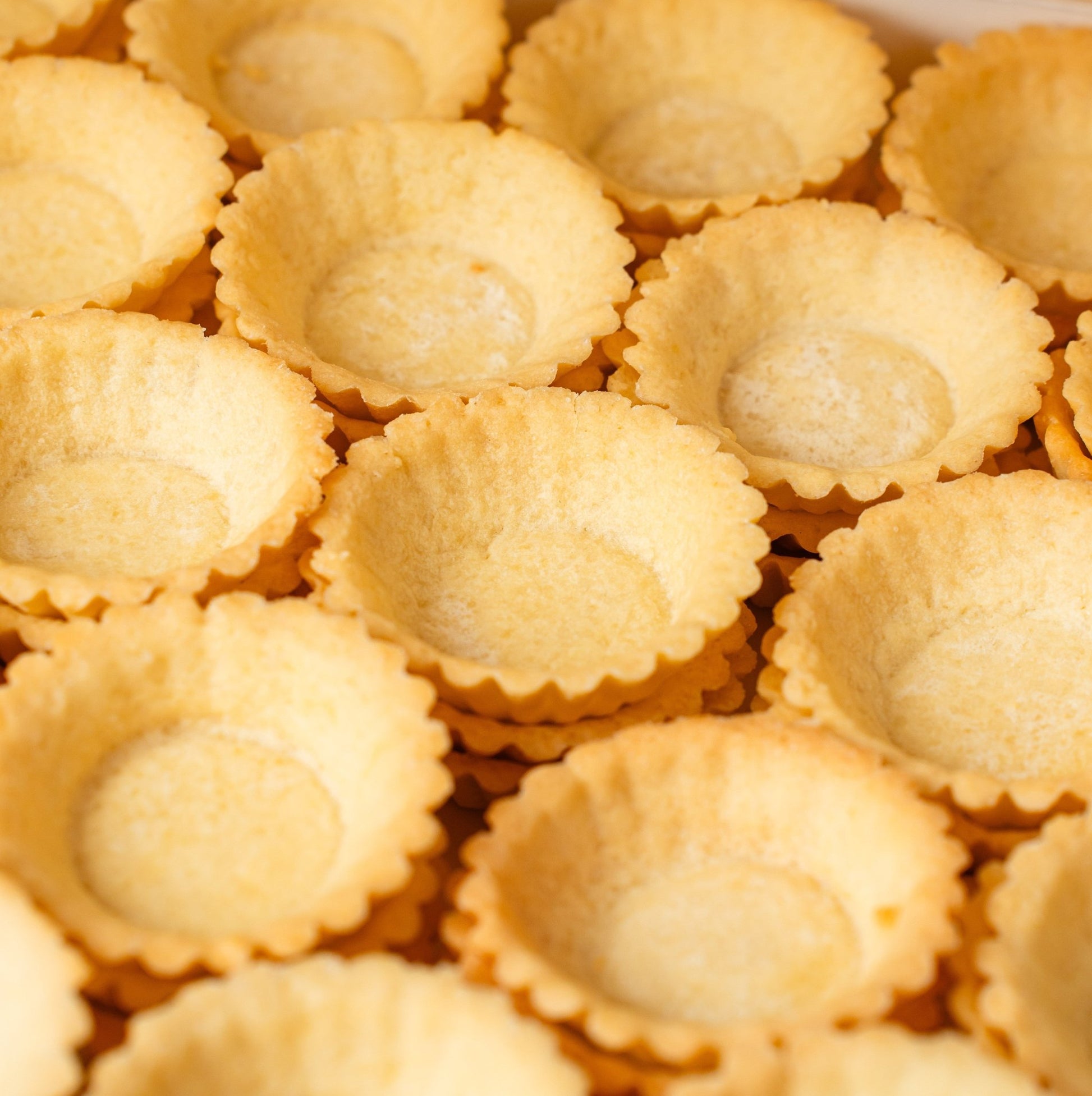 Medium Old Fashioned Sweet Tart Shells (84 pcs. per tray) - Fluffyummy Gastrogroup