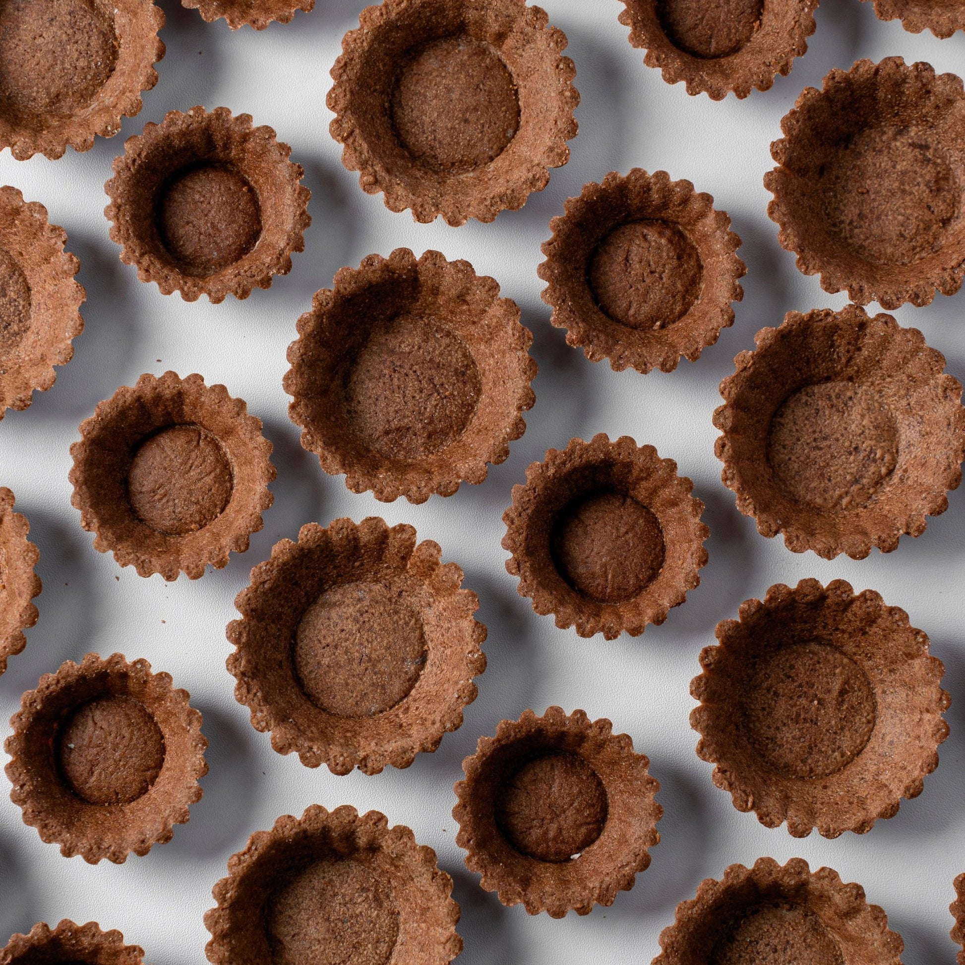 Mini Old Fashioned Chocolate Tart Shells (168 pcs. per tray) - Fluffyummy Gastrogroup